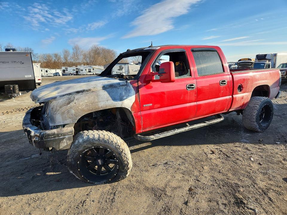 CHEVROLET SILVERADO 2004 with VIN 1GCHK23104F125368 - Photo from auction