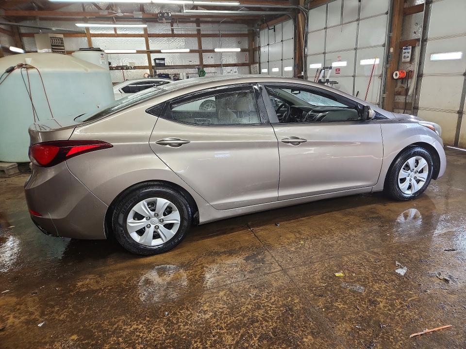 Photo 3 from auction – 2016 HYUNDAI ELANTRA SE with VIN 5NPDH4AE4GH716733