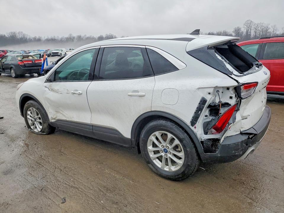 Photo 2 from auction – 2022 FORD ESCAPE with VIN 1FMCU9G6XNUB54436