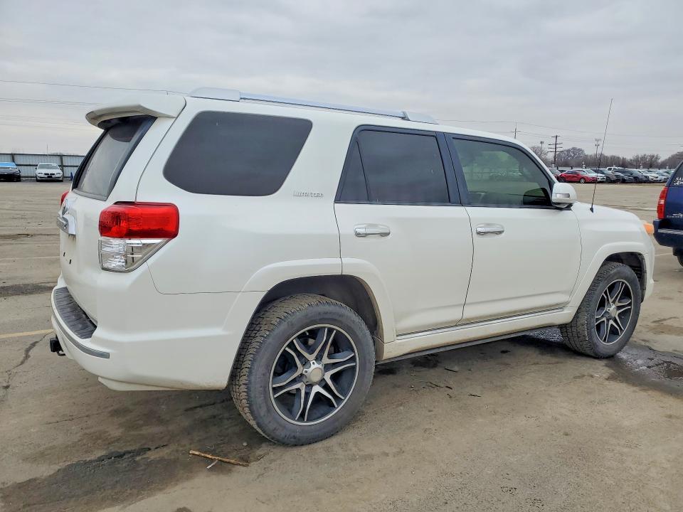 Photo 3 from auction – 2012 TOYOTA 4RUNNER with VIN JTEBU5JR5C5093284