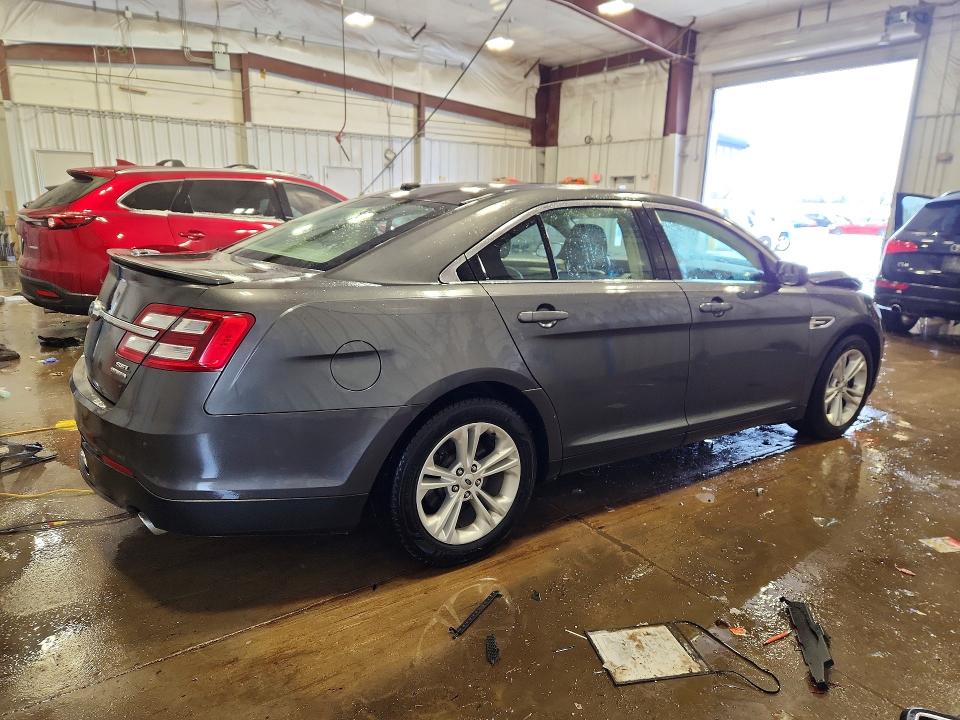 Photo 3 from auction – 2016 FORD TAURUS with VIN 1FAHP2E84GG107519