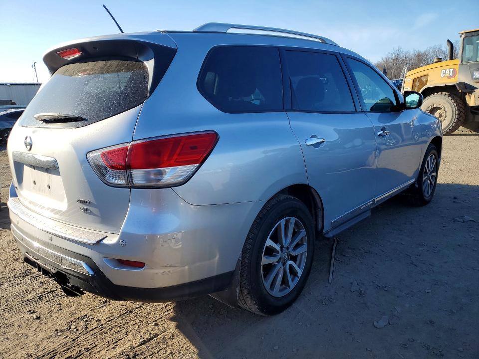 Photo 3 from auction – 2014 NISSAN PATHFINDER with VIN 5N1AR2MMXEC636848