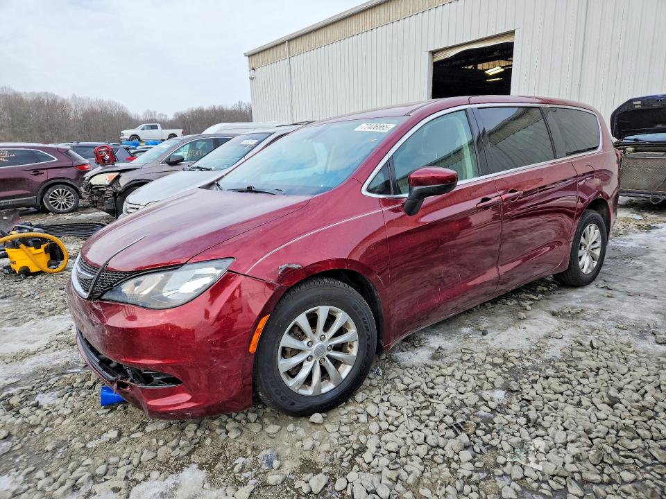 CHRYSLER PACIFICA T 2017 with VIN 2C4RC1DGXHR588972 - Photo from auction