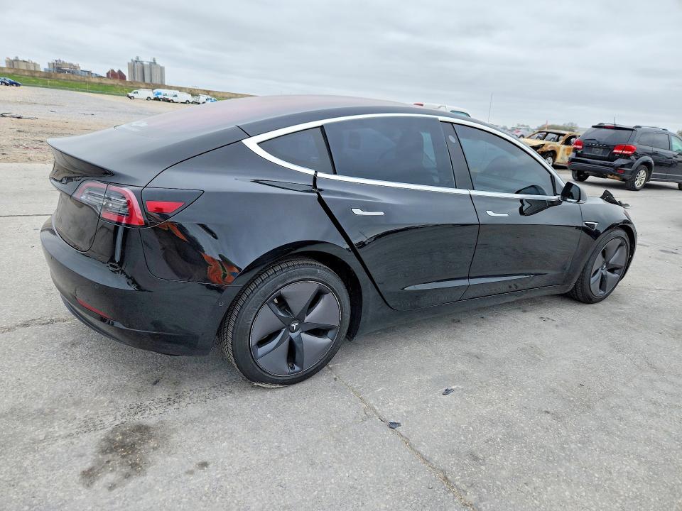 Photo 3 from auction – 2018 TESLA MODEL 3 with VIN 5YJ3E1EA5JF033813