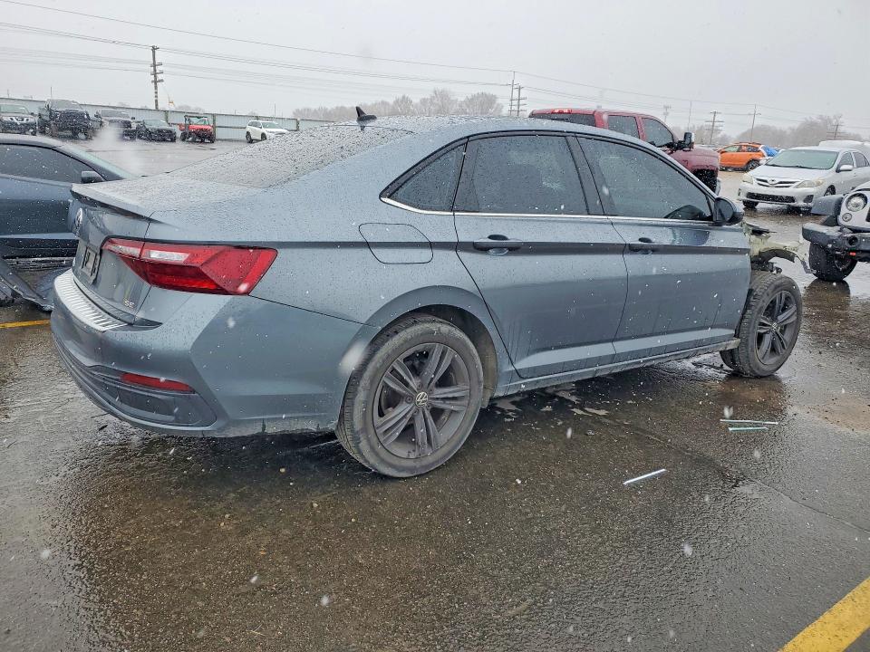 Photo 3 from auction – 2023 VOLKSWAGEN JETTA with VIN 3VW7M7BU5PM028814