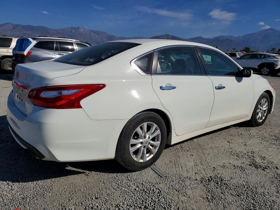 Photo 3 from auction – 2017 NISSAN ALTIMA 2.5 with VIN 1N4AL3APXHC205592