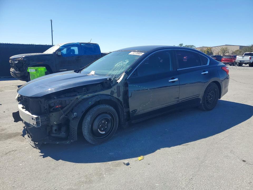 NISS ALTIMA 2017 with VIN 1N4AL3AP3HN326288 - Photo from auction