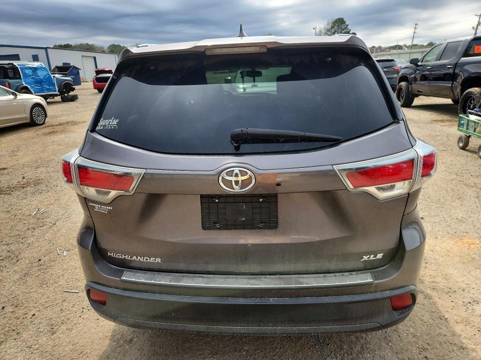 Photo 6 from auction – 2016 TOYOTA HIGHLANDER with VIN 5TDKKRFH1GS156611