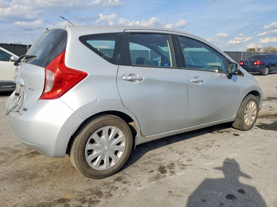 Photo 3 from auction – 2015 NISS VERSA NOTE with VIN 3N1CE2CP6FL369642