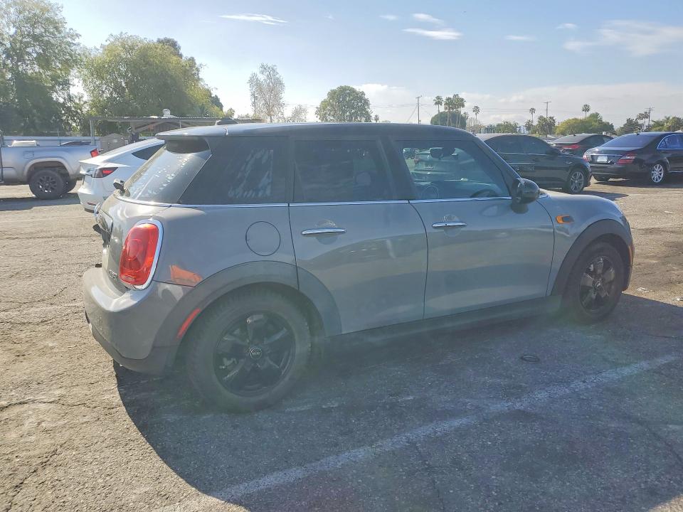 Photo 3 from auction – 2016 MINI COOPER with VIN WMWXU1C56G2D10412