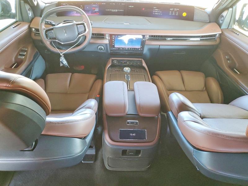 Photo 8 from auction – 2025 LINCOLN NAVIGATOR with VIN 5LMJJ2LG2SEL07545