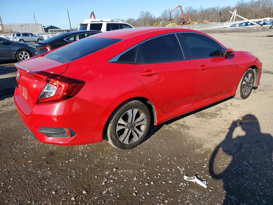 Photo 3 from auction – 2017 HONDA CIVIC LX with VIN 2HGFC2F5XHH526578