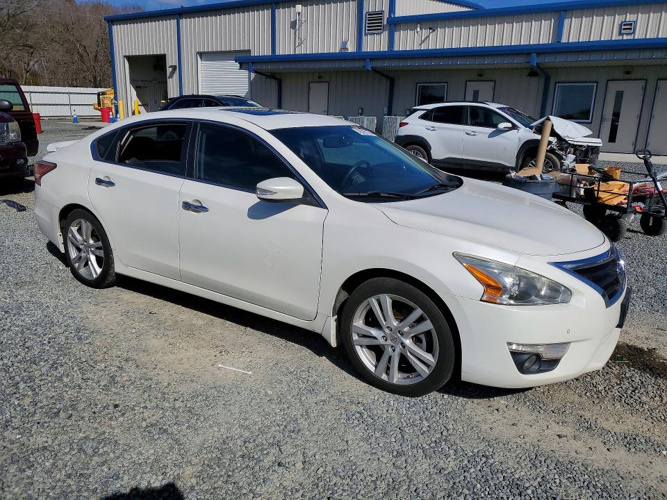 Фото 4 с аукциона – 2015 NISSAN ALTIMA с VIN 1N4BL3AP6FC418119