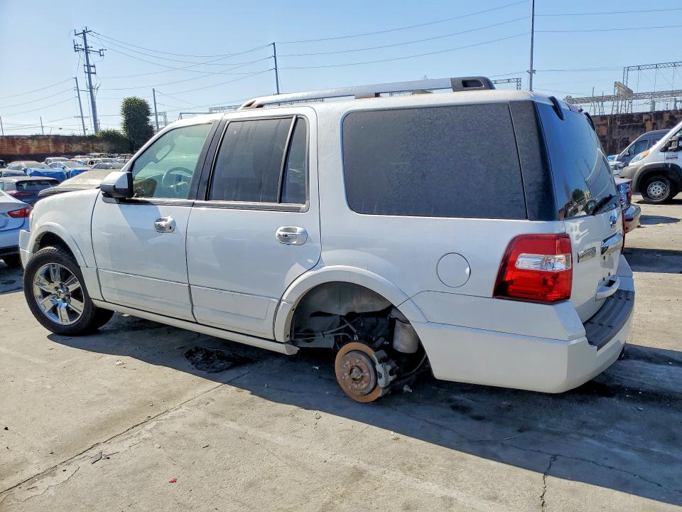 Photo 2 from auction – 2010 FORD EXPEDITION with VIN 1FMJU2A59AEA58087