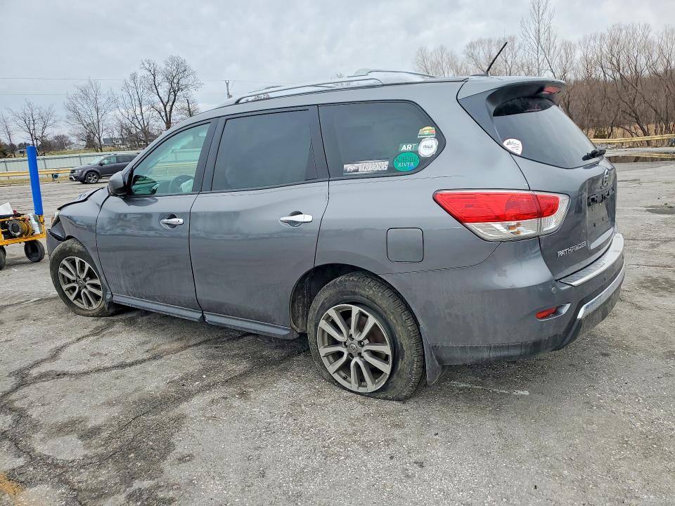 Photo 2 from auction – 2015 NISSAN PATHFINDER with VIN 5N1AR2MN5FC693422