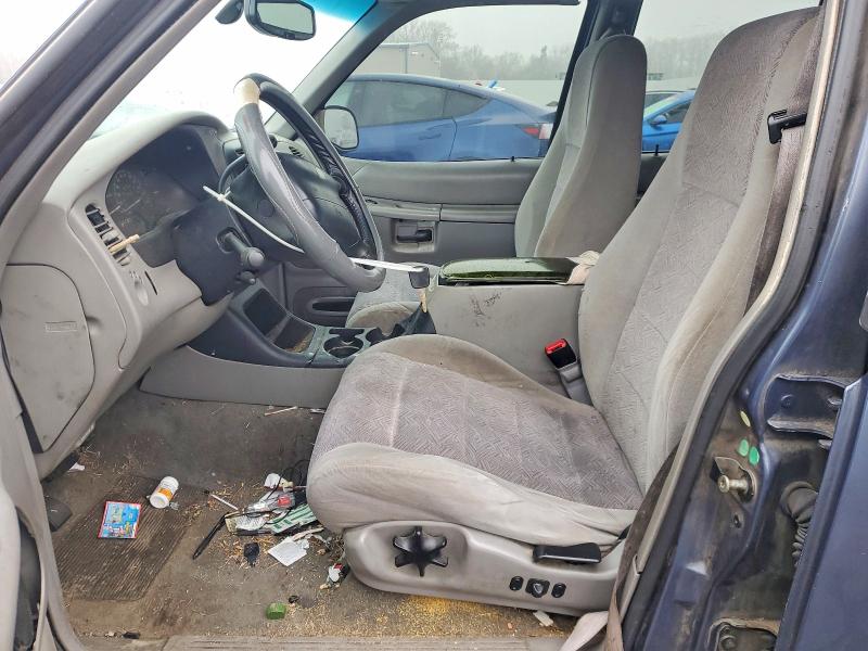 Photo 7 from auction – 2000 FORD EXPLORER with VIN 1FMZU73X1YUB76570