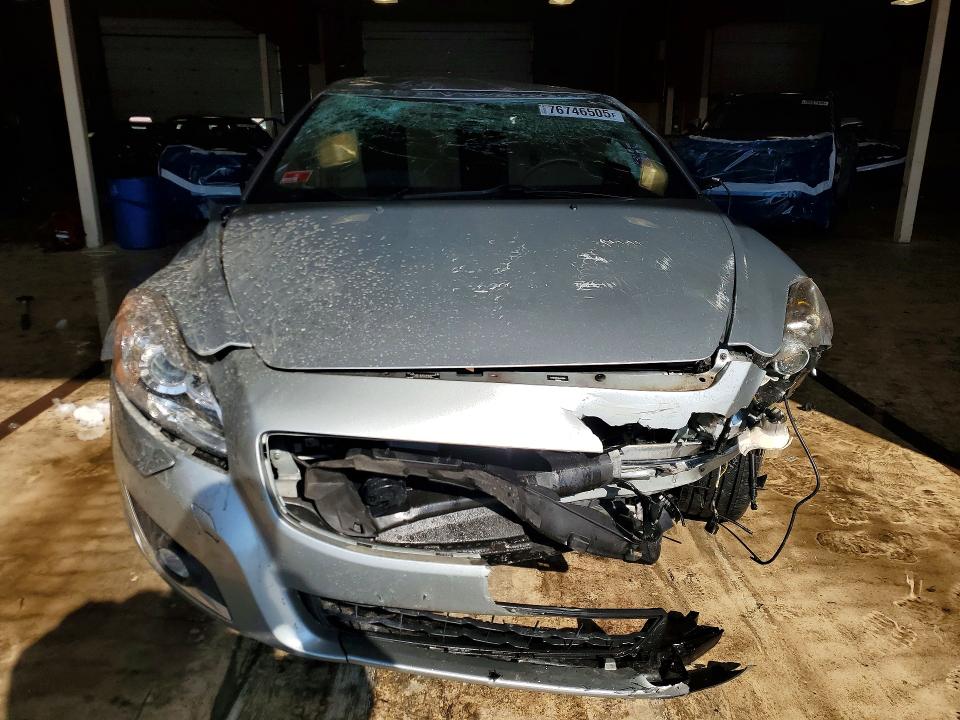 Photo 5 from auction – 2013 VOLVO C70 T5 with VIN YV1672MC4DJ142691