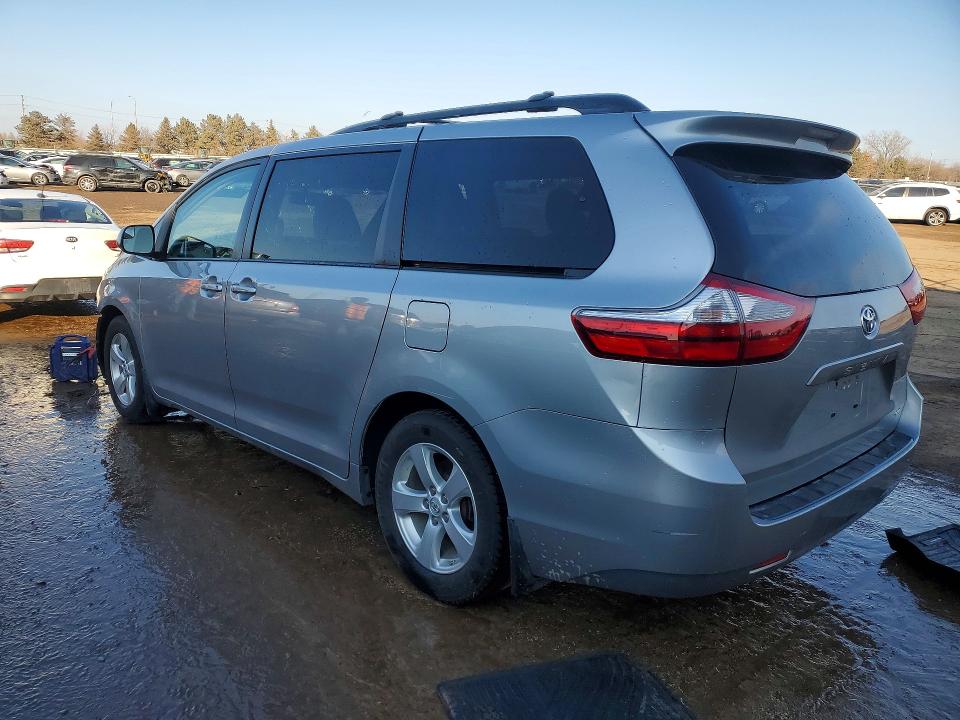 Photo 2 from auction – 2015 TOYOTA SIENNA with VIN 5TDKK3DC4FS626472