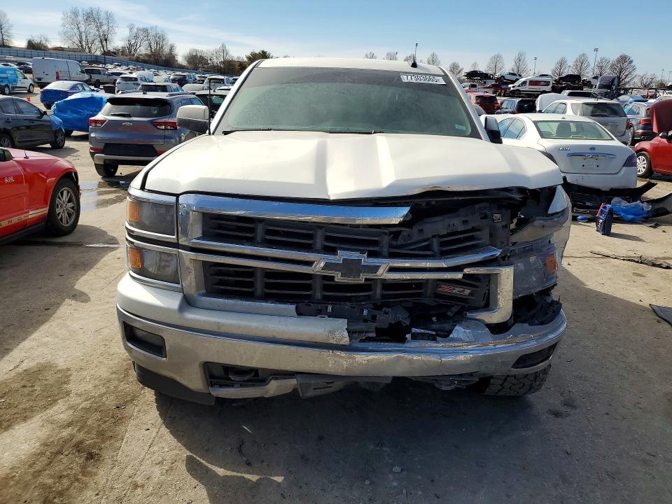 Photo 5 from auction – 2015 CHEVROLET SILVERADO with VIN 3GCUKREC4FG461337