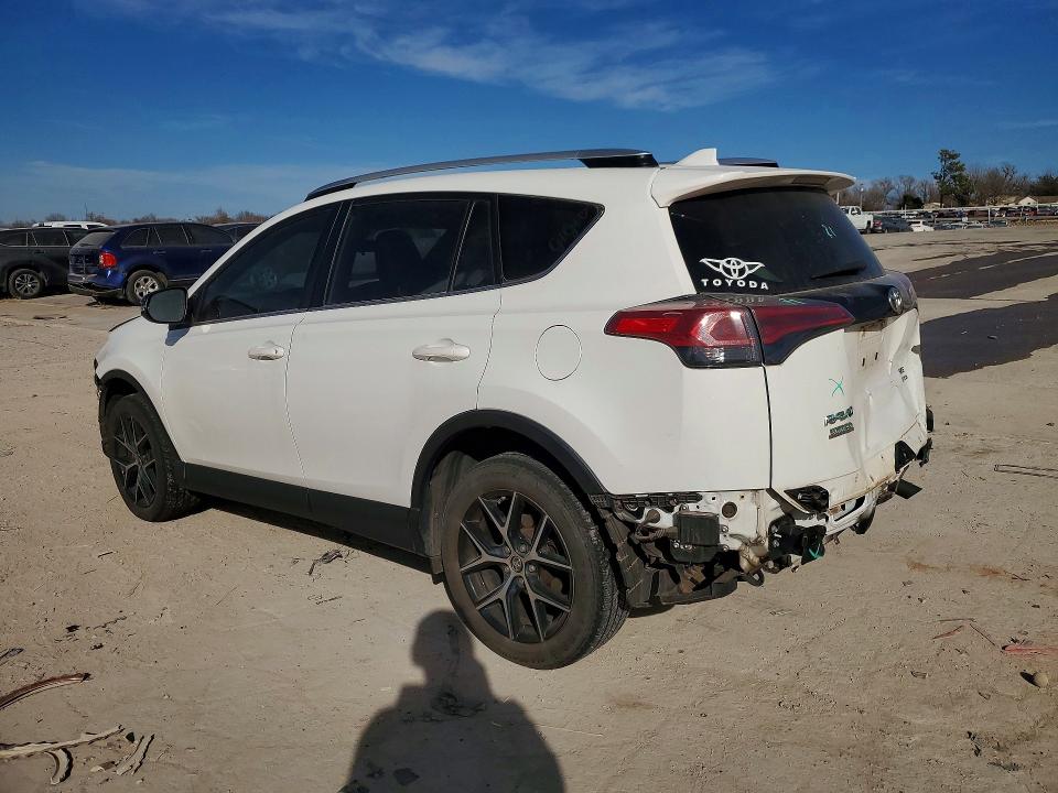 Photo 2 from auction – 2016 TOYOTA RAV4 SE with VIN JTMJFREV3GD193131
