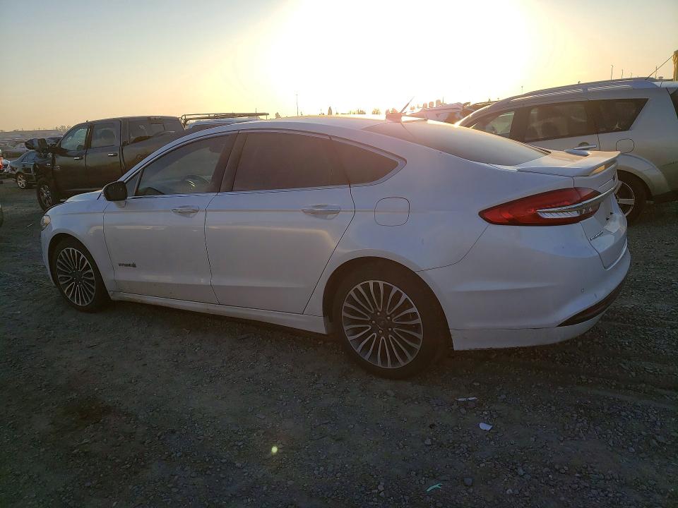 Photo 2 from auction – 2018 FORD FUSION with VIN 3FA6P0RU2JR246471