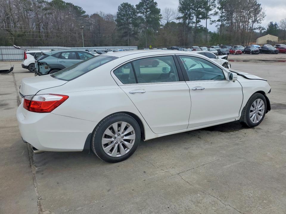 Photo 3 from auction – 2015 HONDA ACCORD with VIN 1HGCR2F87FA098248