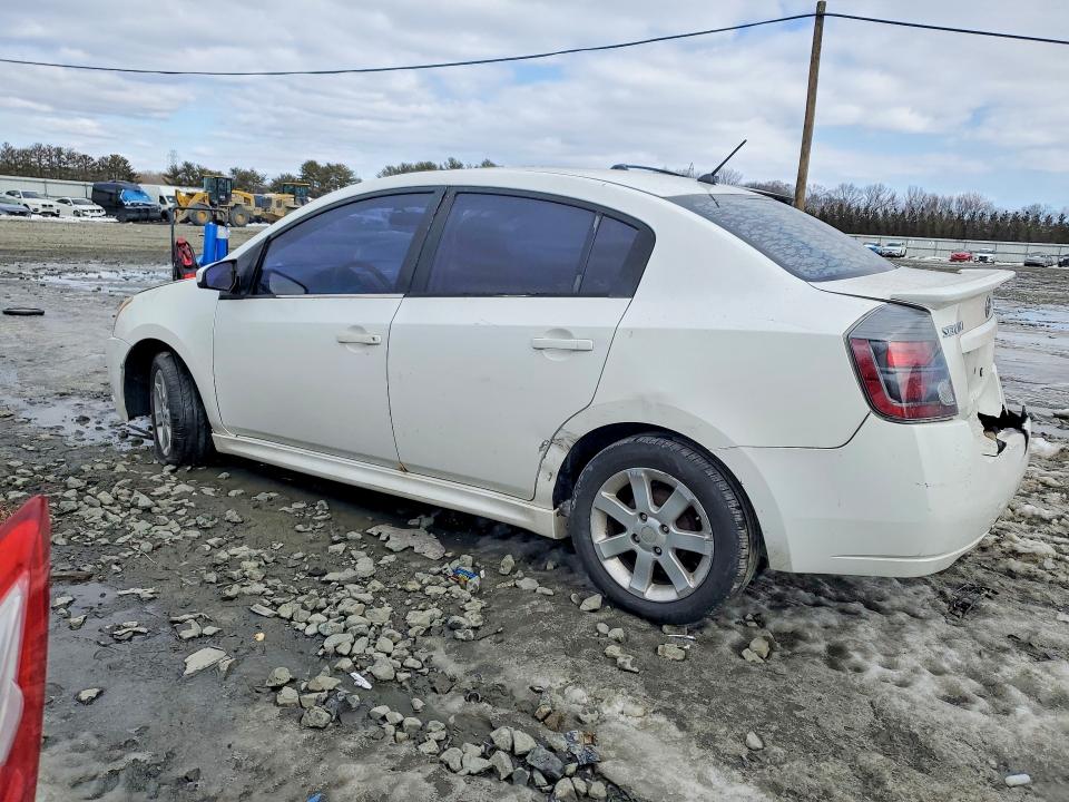 Zdjęcie 2 z aukcji – 2011 NISSAN SENTRA z VIN 3N1AB6AP8BL707370