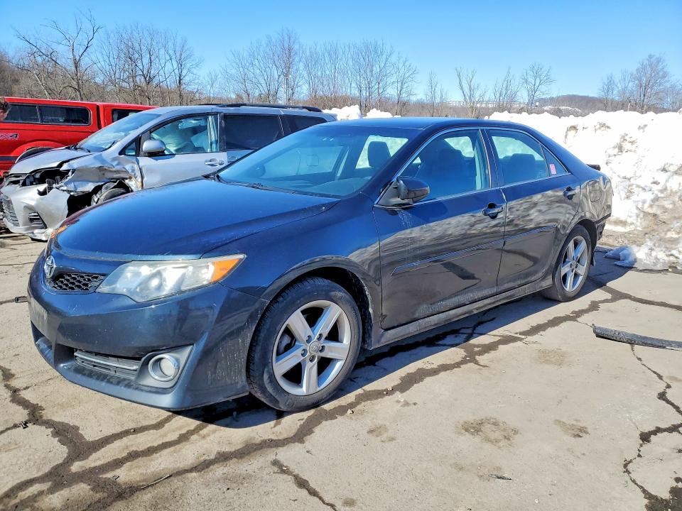 TOYOTA CAMRY 2014 with VIN 4T1BF1FK9EU422916 - Photo from auction