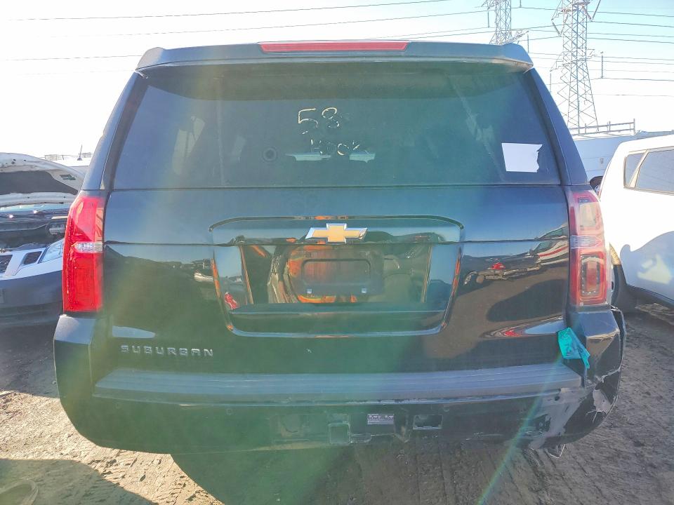 Photo 6 from auction – 2018 CHEVROLET SUBURBAN with VIN 1GNSCHKC6JR390578