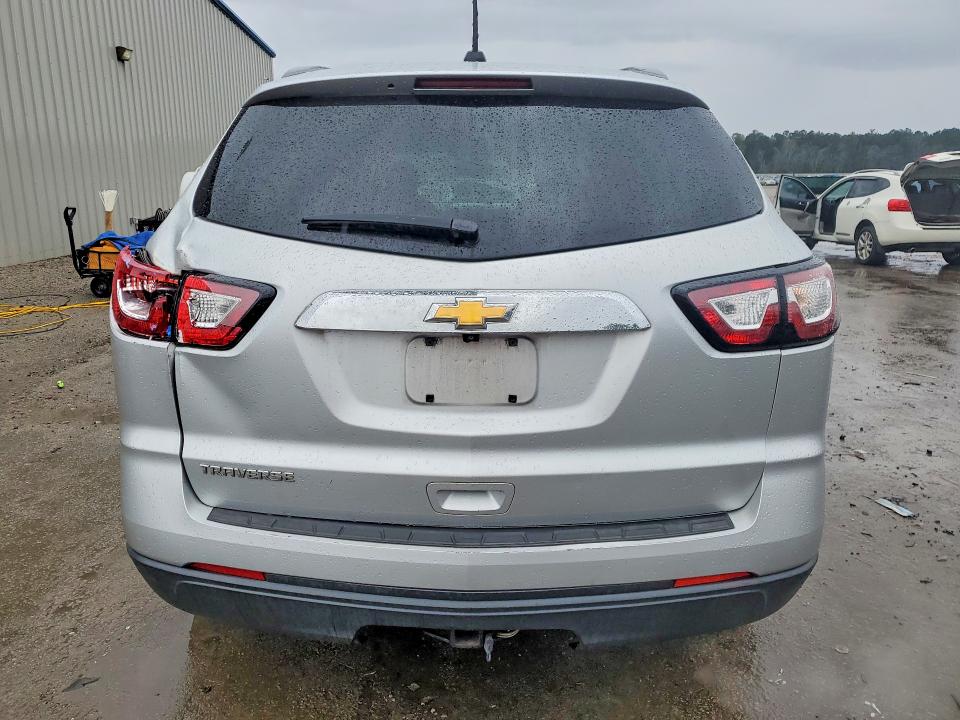Photo 6 from auction – 2017 CHEVROLET TRAVERSE with VIN 1GNKRFED7HJ137463
