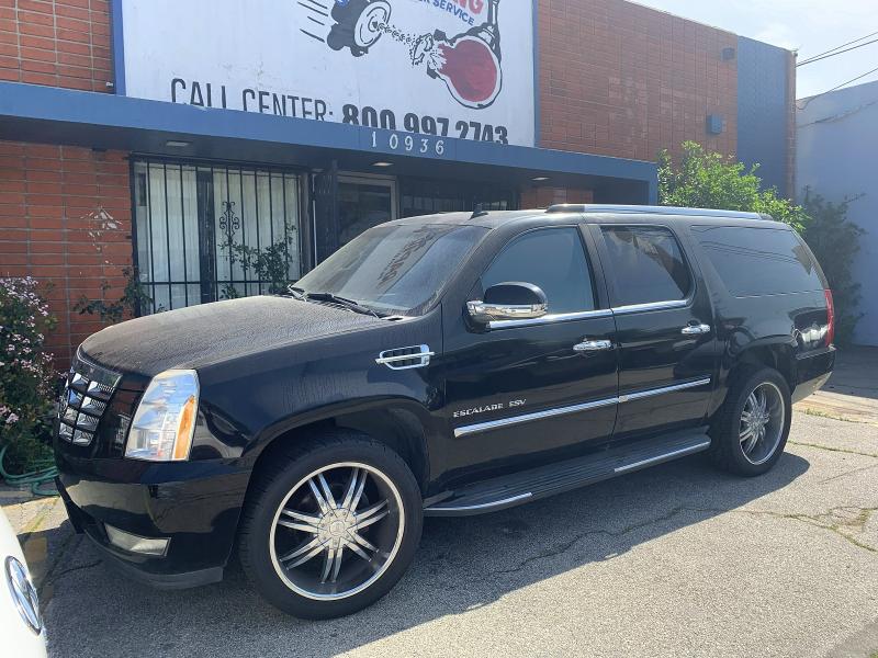 Photo 2 from auction – 2011 CADILLAC ESCALADE with VIN 1GYS3GEF3BR269222