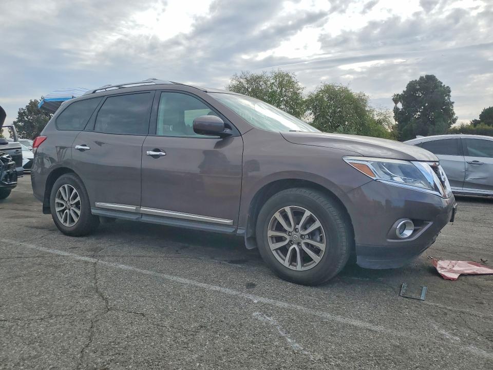 Photo 4 from auction – 2015 NISSAN PATHFINDER with VIN 5N1AR2MNXFC711915