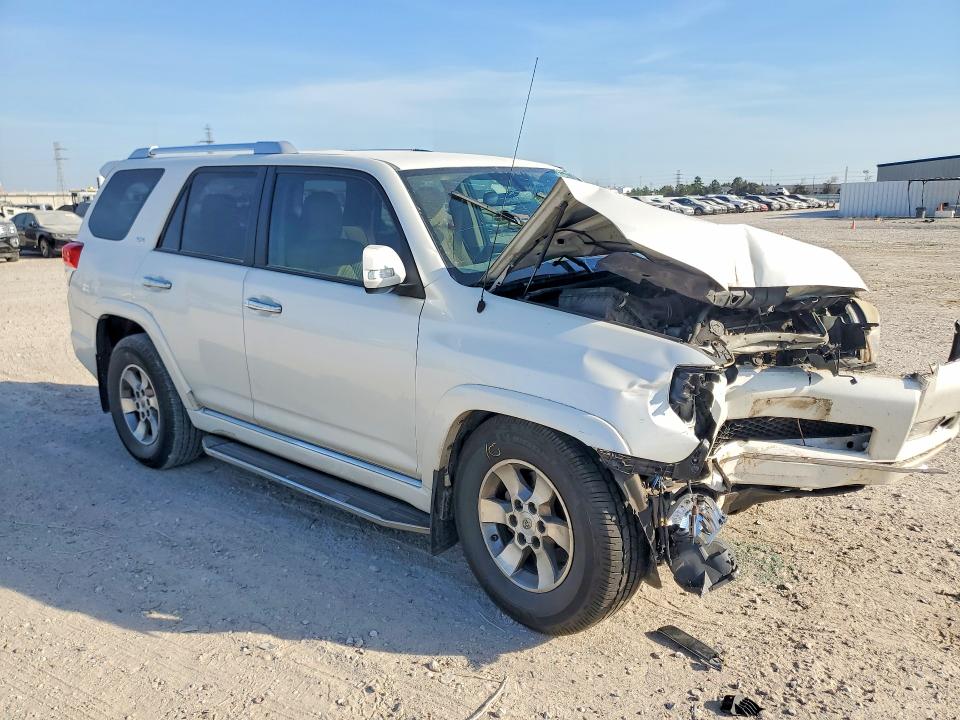 Photo 4 from auction – 2011 TOYOTA 4RUNNER with VIN JTEZU5JR2B5028079