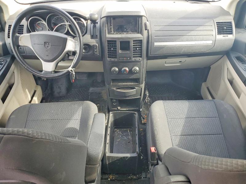 Photo 8 from auction – 2010 DODGE GRAND CARAVAN with VIN 2D4RN4DE2AR276230