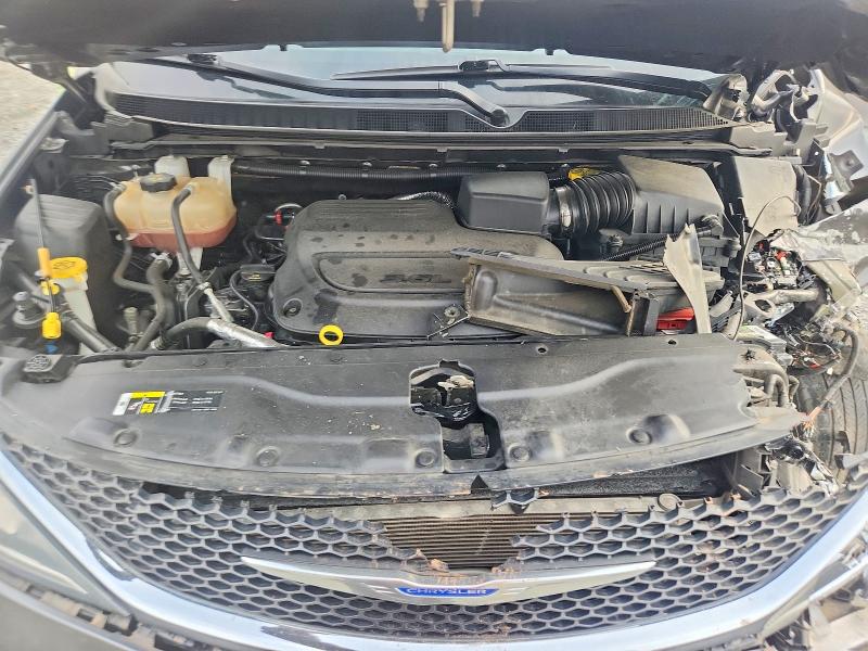 Photo 12 from auction – 2019 CHRYSLER PACIFICA with VIN 2C4RC1FG9KR703775