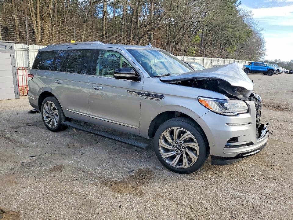 Photo 4 from auction – 2022 LINCOLN NAVIGATOR with VIN 5LMJJ2KT0NEL10155