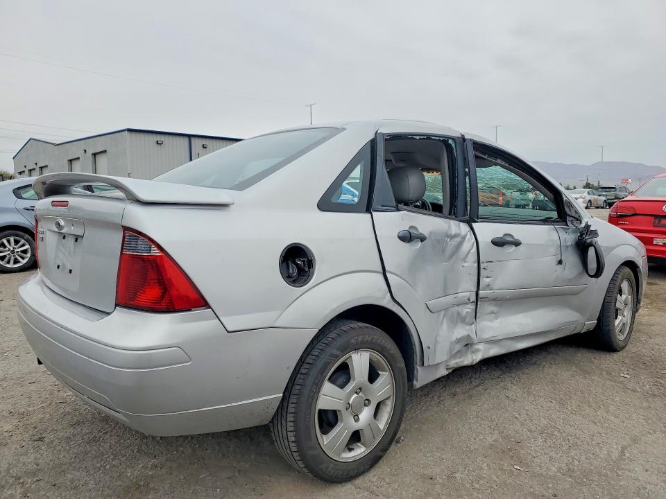 Photo 3 from auction – 2007 FORD FOCUS ZX4 with VIN 1FAHP34N17W319359