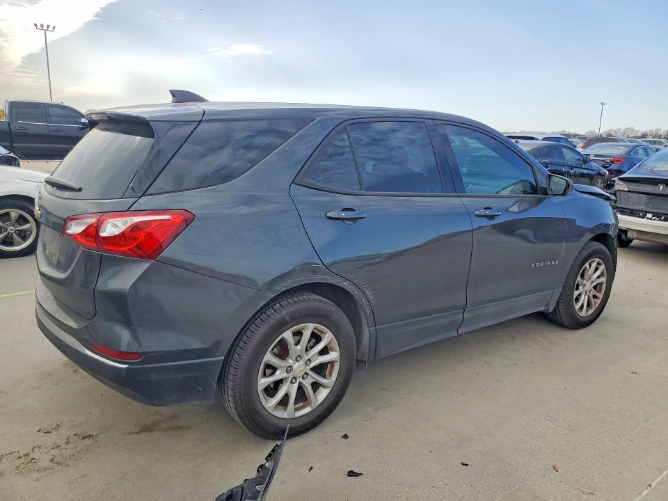 Foto 3 de la subasta – 2018 CHEVROLET EQUINOX con VIN 3GNAXHEV6JS646017