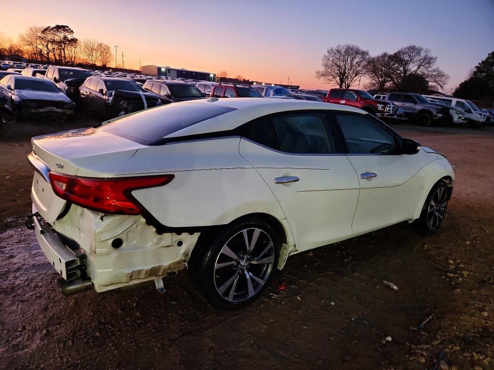 Photo 3 from auction – 2017 NISSAN MAXIMA with VIN 1N4AA6AP0HC409602