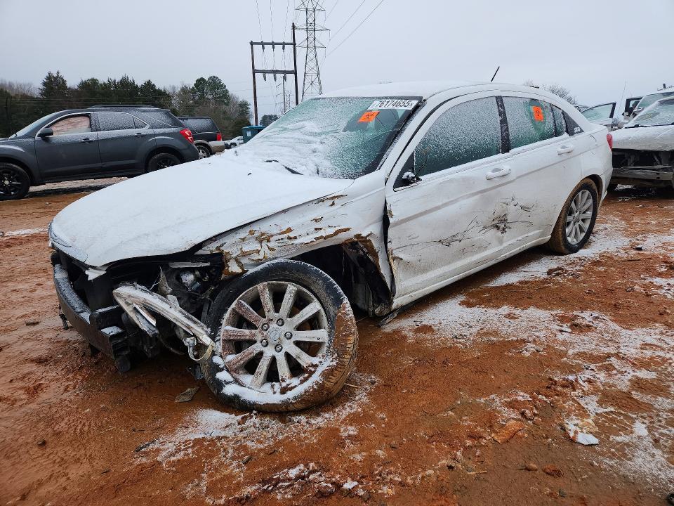 CHRYSLER 200 2013 with VIN 1C3CCBBB7DN684802 - Photo from auction