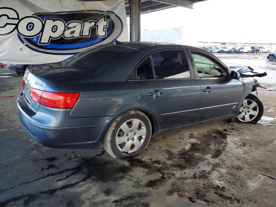 Photo 3 from auction – 2010 HYUNDAI SONATA with VIN 5NPET4AC8AH607149