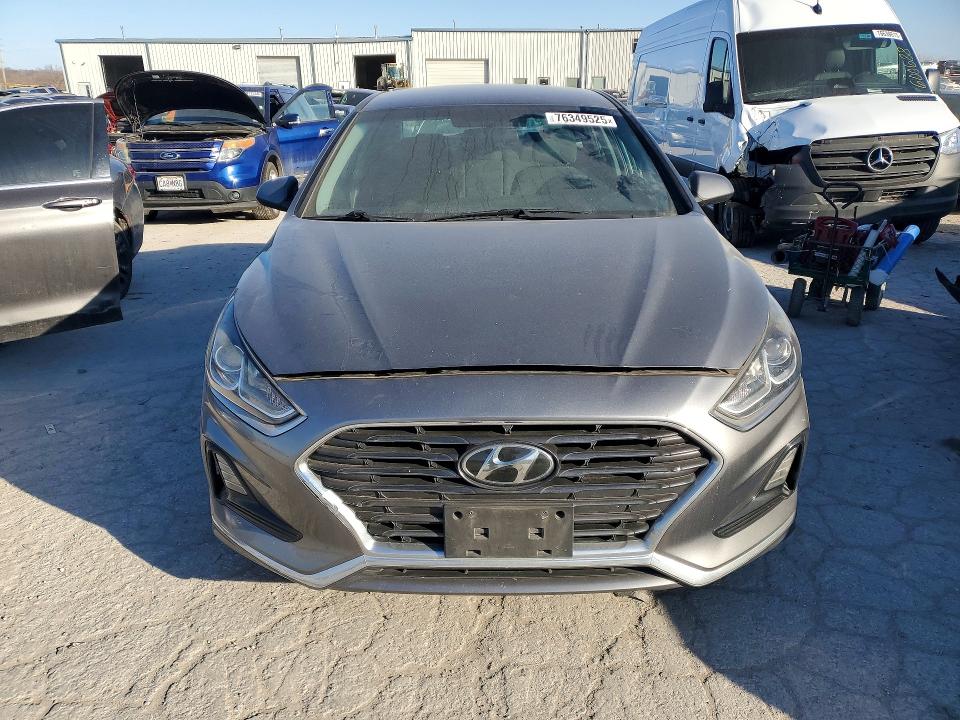 Photo 5 from auction – 2019 HYUNDAI SONATA SE with VIN 5NPE24AF7KH751905