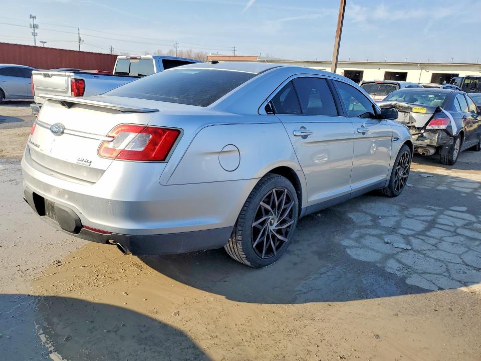 Photo 3 from auction – 2010 FORD TAURUS SHO with VIN 1FAHP2KT7AG101682