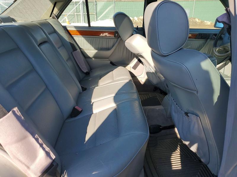 Photo 10 from auction – 1995 MERCEDES-BENZ E with VIN WDBEA32E3SC196786