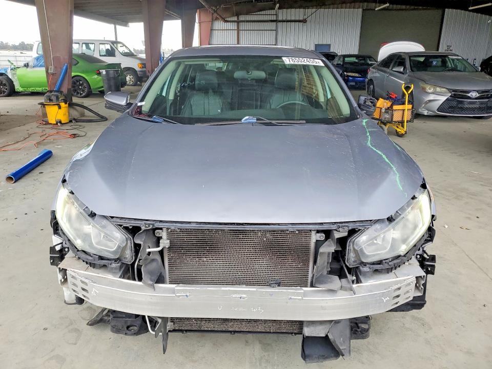 Photo 5 from auction – 2016 HONDA CIVIC with VIN 2HGFC2F71GH513038