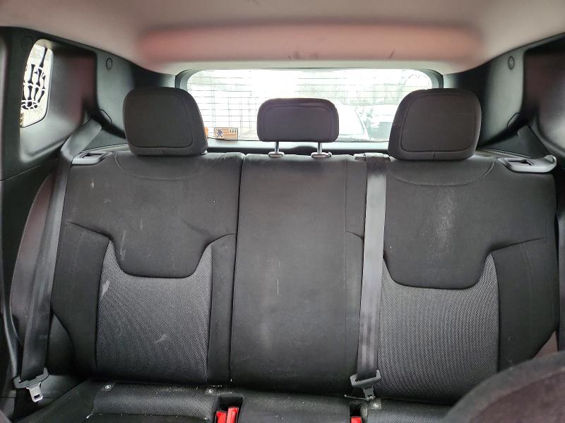 Photo 10 from auction – 2018 JEEP RENEGADE with VIN ZACCJBAB8JPJ48640