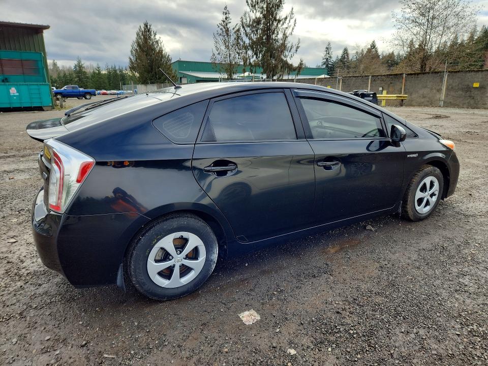 Photo 3 from auction – 2014 TOYOTA PRIUS with VIN JTDKN3DU5E1769622