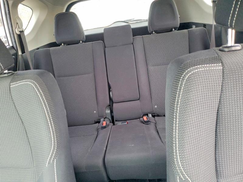 Photo 10 from auction – 2018 TOYOTA RAV4 with VIN JTMRFREV3JD256710