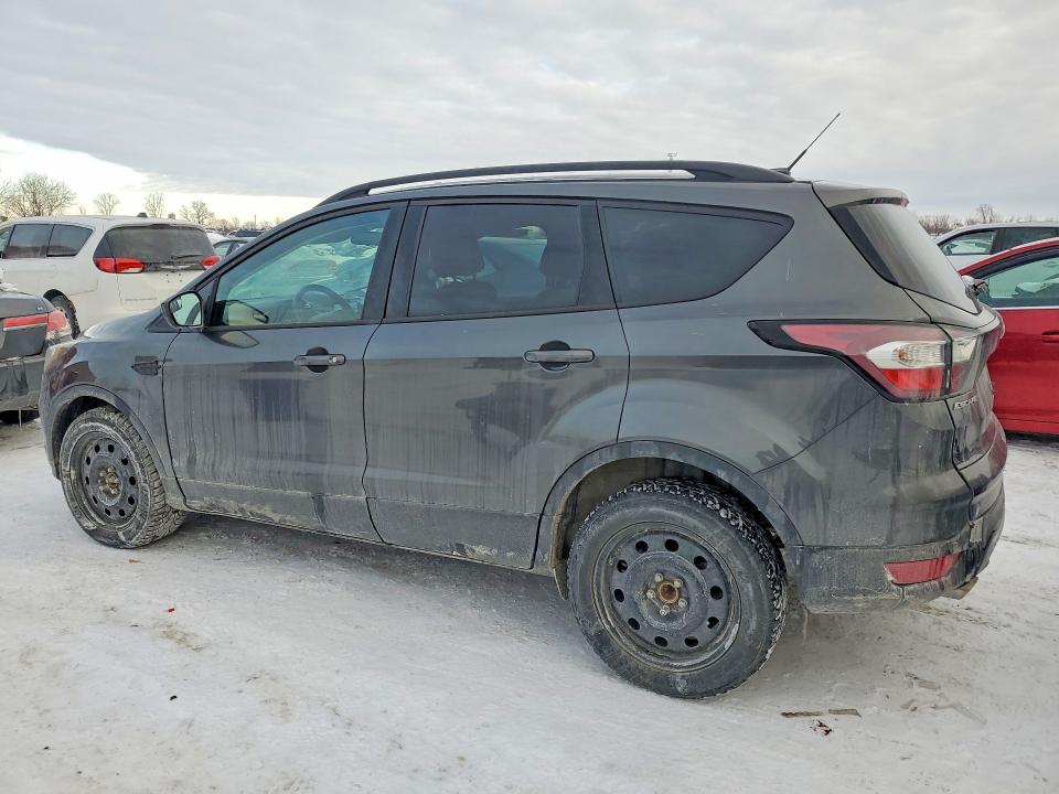 Photo 2 from auction – 2017 FORD ESCAPE with VIN 1FMCU0GD6HUB54304