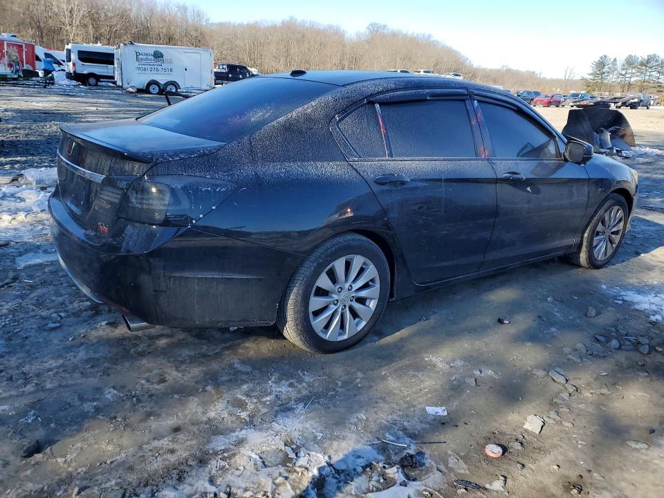 Photo 3 from auction – 2014 HONDA ACCORD with VIN 1HGCR2F85EA164388